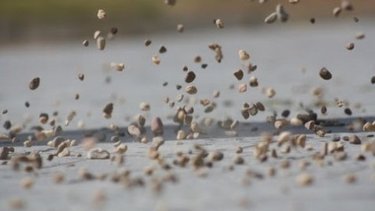 ¿Cómo podría caer una "lluvia de rocas" en la Tierra?