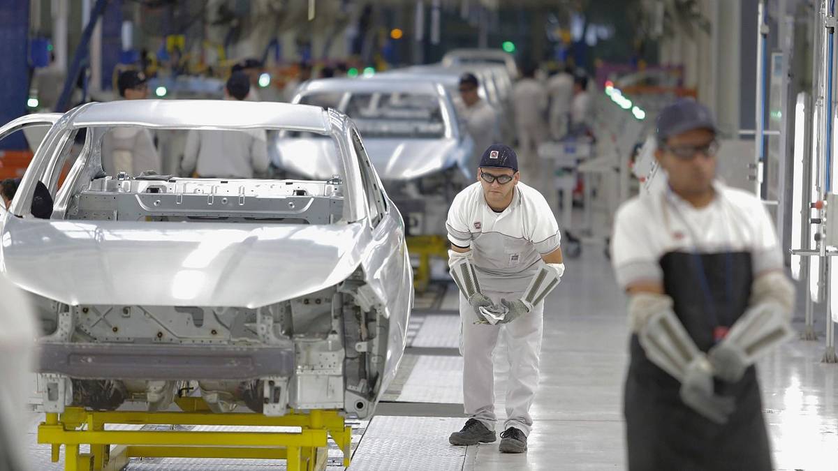 El dato del PIB que esconde otra realidad: caída fuerte de la inversión y tensiones en la actividad