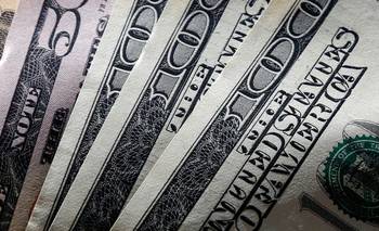 El dólar oficial bajó cinco pesos y cerró a $ 1.310 | Economía