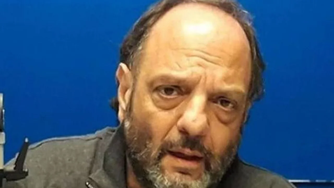 El peligroso gesto de Baby Etchecopar que viola el distanciamiento en cuarentena