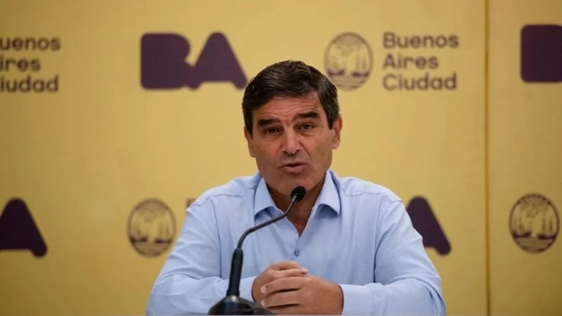 Fernán Quirós: "Cuando el pico de casos empiece a subir, volveremos a una cuarentena total en CABA"