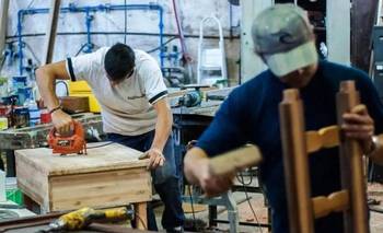 Los que no sufren la crisis: qué sectores crecen con Milei y por qué no generan empleo | Crisis económica