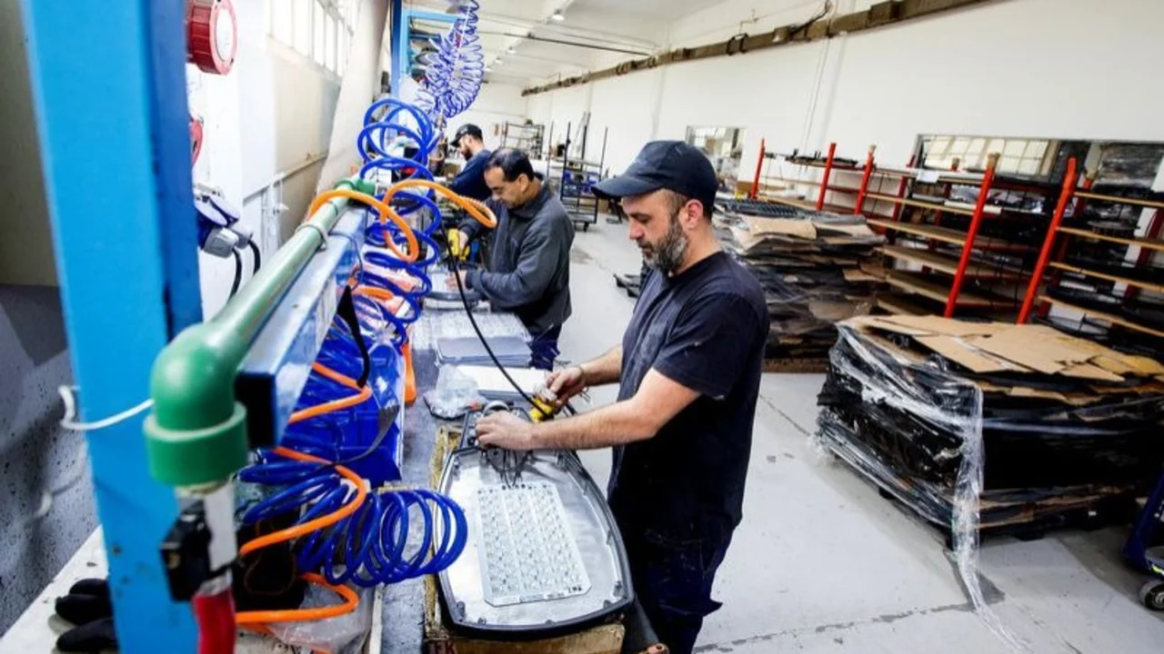 El Gobierno prolongó la prohibición de despidos por 60 días