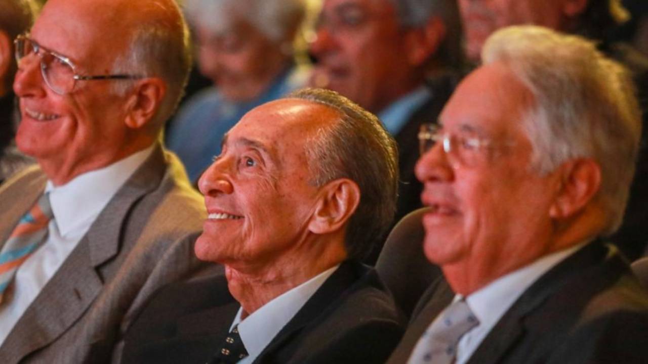 El editorial de Roberto Navarro del 20 de mayo: El apriete de Clarín, La Nación, el campo y las privatizadas para desestabilizar al gobierno