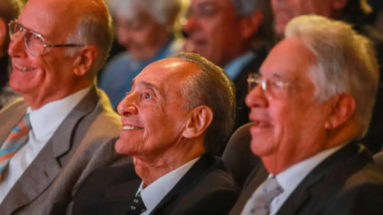 El editorial de Roberto Navarro del 20 de mayo: El apriete de Clarín, La Nación, el campo y las privatizadas para desestabilizar al gobierno