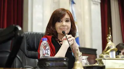 Cristina Kirchner advirtió que no está en marcha "una reforma", sino un "ordenamiento" de la Justicia Cristina Kirchner advirtió que no está en marcha "una reforma", sino un "ordenamiento" de la Justicia