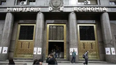 Detectaron un caso positivo de COVID-19 en el Ministerio de Economía Detectaron un caso positivo de COVID-19 en el Ministerio de Economía