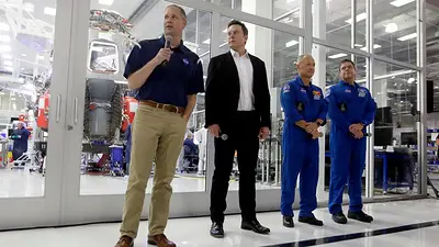Elon Musk lanzará su primer cohete tripulado junto a la NASA Elon Musk lanzará su primer cohete tripulado junto a la NASA