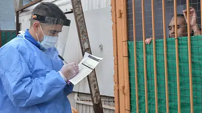 Por la baja de contagios, Villa Azul pasa a aislamiento focalizado Por la baja de contagios, Villa Azul pasa a aislamiento focalizado