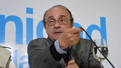 Moreau: "No sé por qué Carrió cree que si va Rafecas de Procurador, ella y Macri no van presos” Moreau: "No sé por qué Carrió cree que si va Rafecas de Procurador, ella y Macri no van presos”