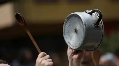 Semaforazo, ruidazo y cacerolazos por despidos: todas las marchas de este miércoles 27 de marzo Semaforazo, ruidazo y cacerolazos por despidos: todas las marchas de este miércoles 27 de marzo