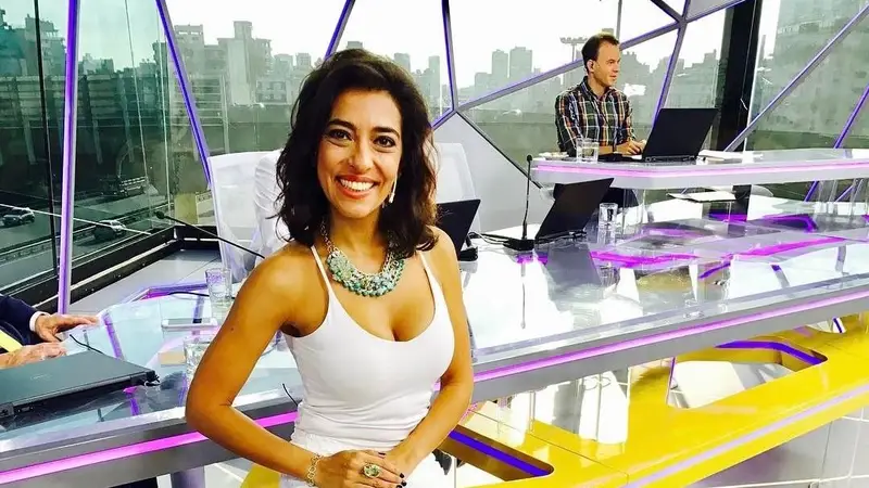 Quedó el micrófono prendido en TN y una conductora deslizó un picante comentario sobre su marido