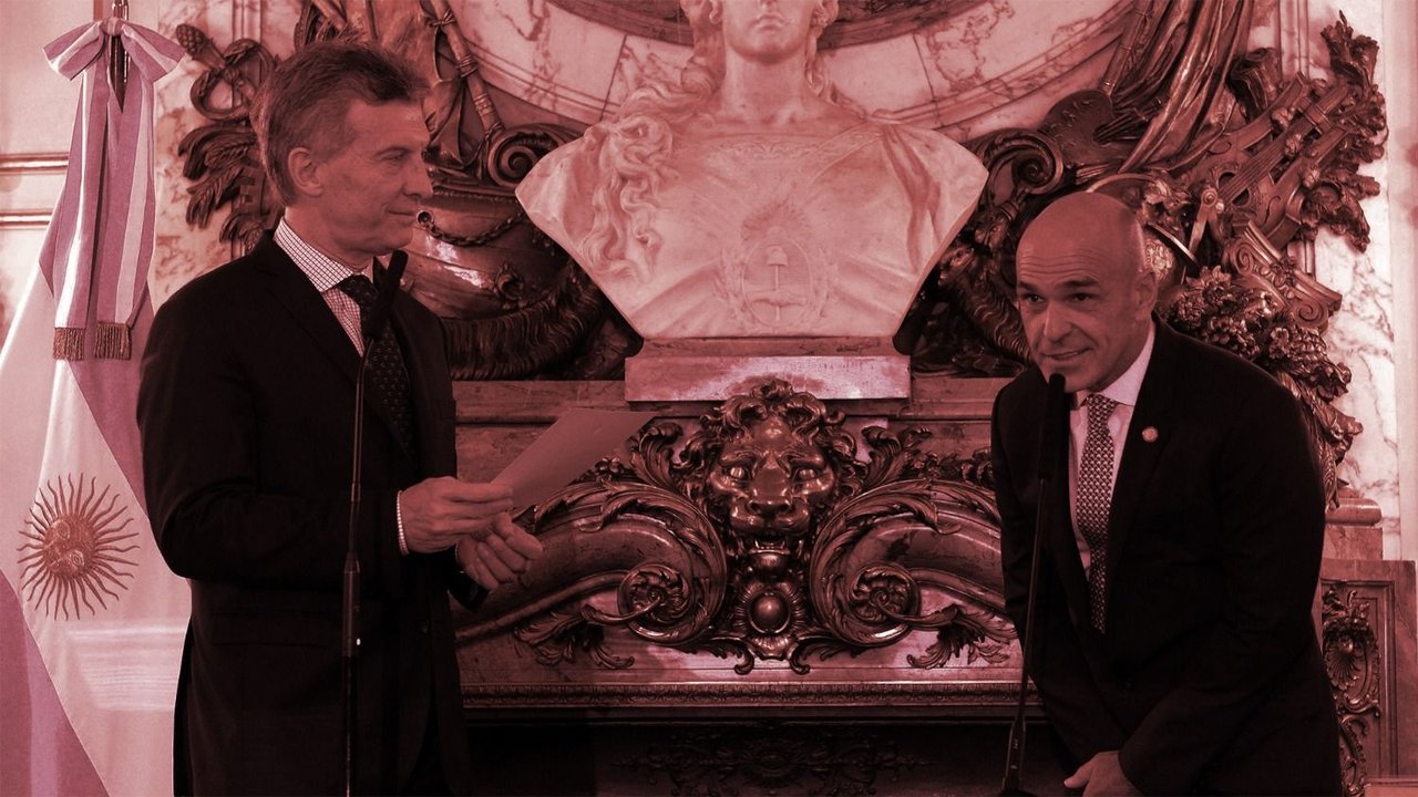 AFI: denunciaron a Macri, Arribas y Majdalani por venta ilegal de armas