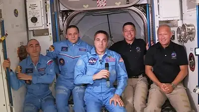 Llegaron los astronautas de la nave Space X a la Estación Internacional Llegaron los astronautas de la nave Space X a la Estación Internacional