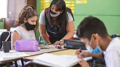 Presencialidad en las escuelas: padres y docentes podrán denunciar si reciben presiones Presencialidad en las escuelas: padres y docentes podrán denunciar si reciben presiones