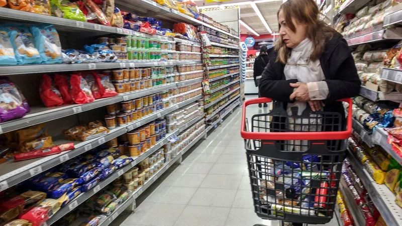 Inflación: los alimentos subieron más de 5% en junio y se frenó la desaceleración 
