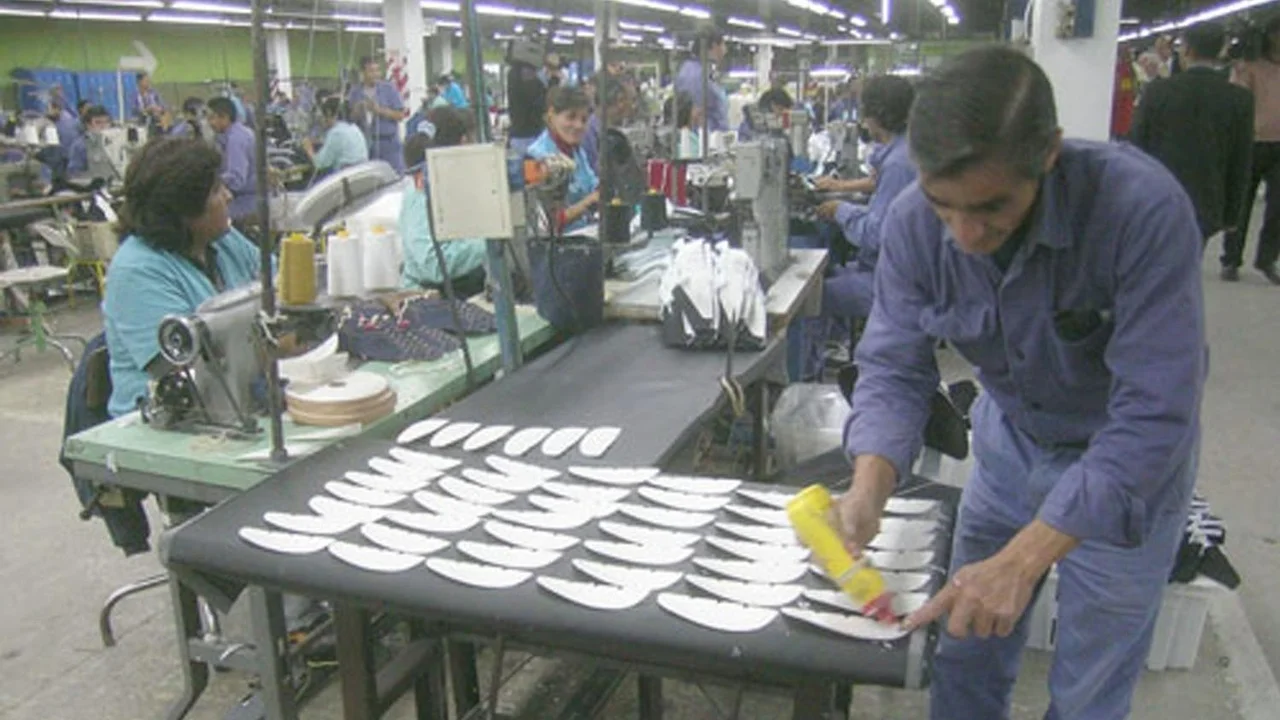 El gobierno pone freno a la importación de calzado chino
