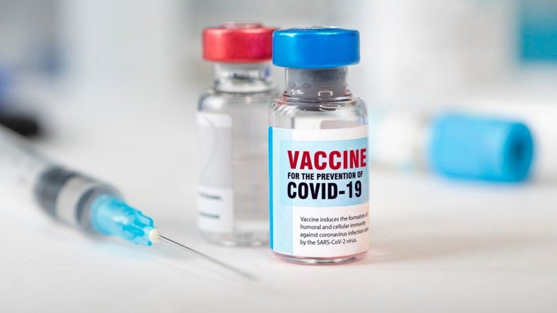 COVID-19: cuáles son los efectos adversos de combinar dos tipo de vacunas 