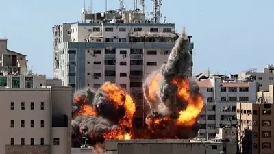 israel-bombardeó-un-edificio-donde-funcionban-dos-redacciones israel-bombardeó-un-edificio-donde-funcionban-dos-redacciones