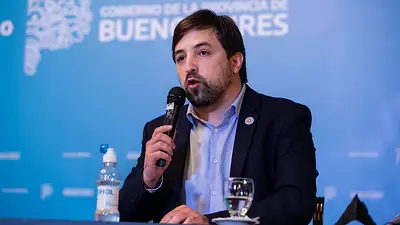 A diferencia de Quirós en CABA, Kreplak se suma a la quita de barbijos al aire libre A diferencia de Quirós en CABA, Kreplak se suma a la quita de barbijos al aire libre