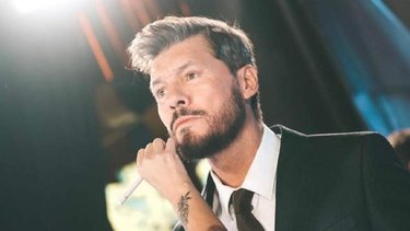 Trabajó con Tinelli y lo denunció horas antes del regreso de ShowMatch