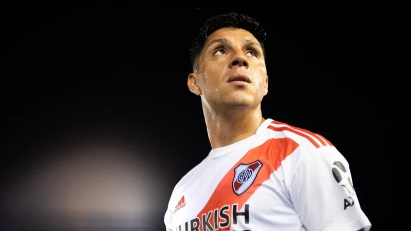 River: la camiseta con la que jugará Enzo Pérez en la Copa Libertadores contra Independiente de Santa Fe