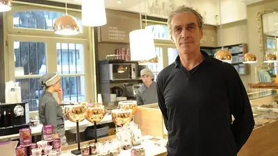 Tras la pregunta de Cristina Kirchner por Rapanui, el dueño contó que pagó el impuesto a la riqueza y criticó a Macri Tras la pregunta de Cristina Kirchner por Rapanui, el dueño contó que pagó el impuesto a la riqueza y criticó a Macri
