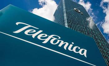 Telefónica se aleja de la región y Manzano se expande: interés en Chile y compra en Perú | Telecomunicaciones