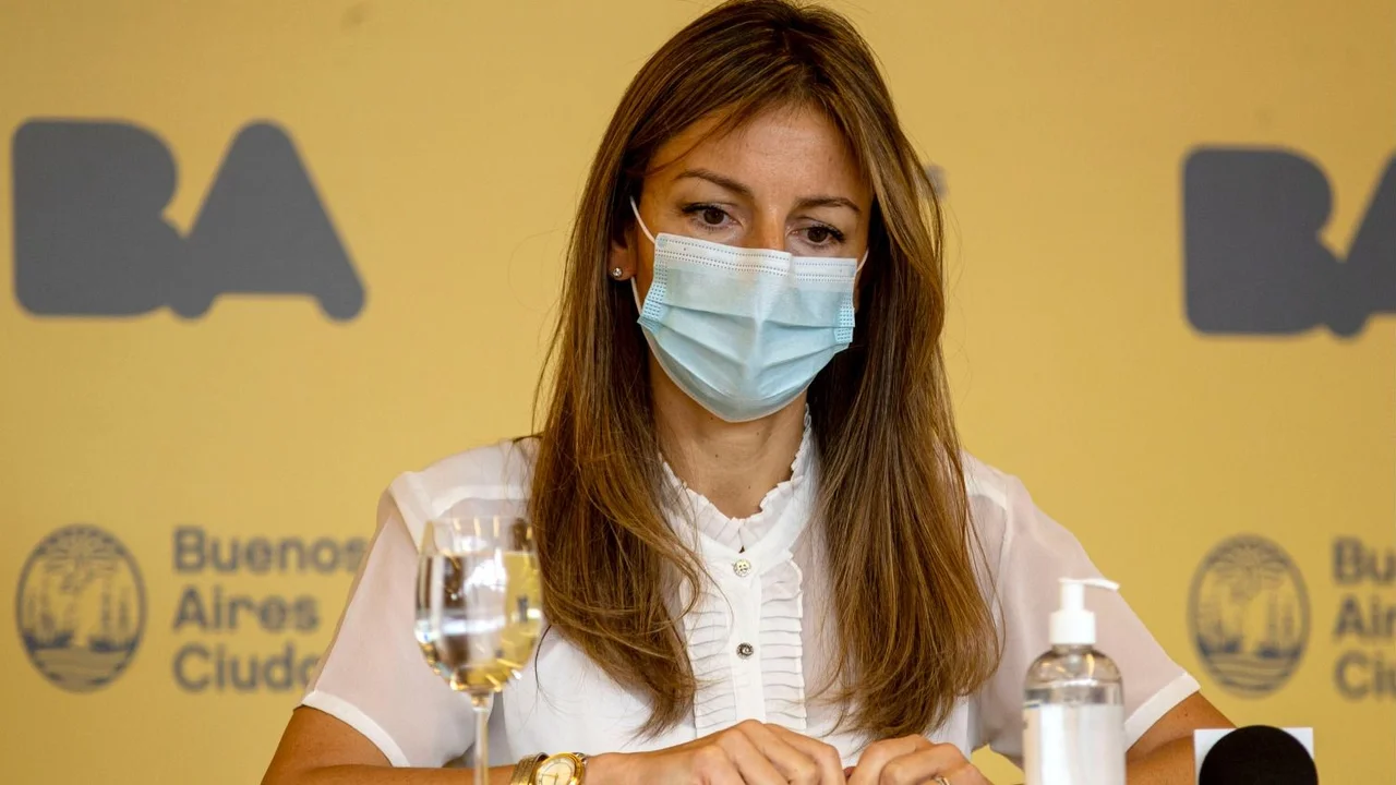 Clases presenciales: Acuña pidió "diálogo" a los docentes y les descontó $30 mil por el paro