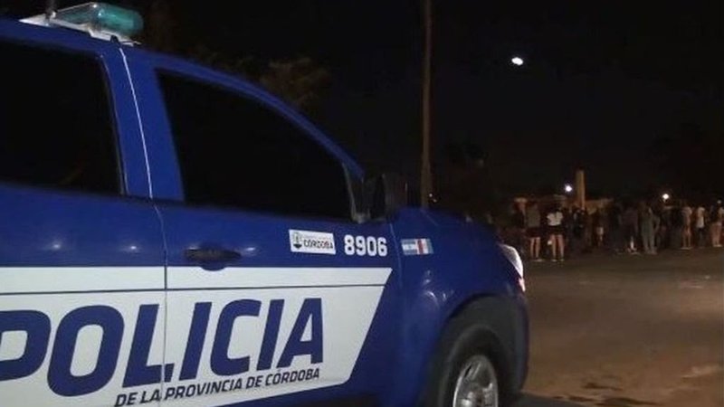 En Córdoba clausuraron 130 fiestas clandestinas, marcha anti restricciones y récord de infectados