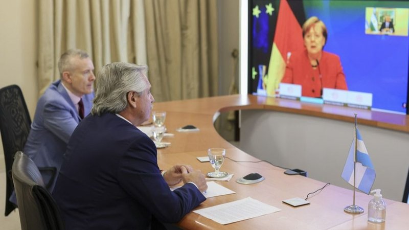 Un encuentro virtual con Merkel con la deuda como tema principal