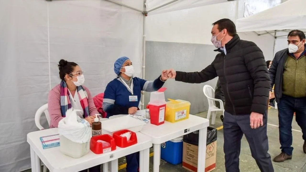 Florencio Varela: Watson celebró las 100 mil dosis aplicadas contra el COVID-19