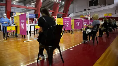 Vacuna COVID CABA: cómo anotarse si tengo más de 50 años Vacuna COVID CABA: cómo anotarse si tengo más de 50 años