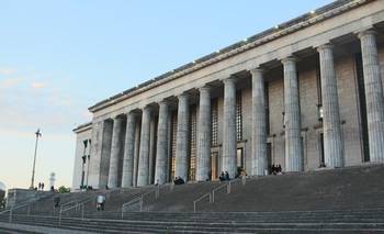 Bajo el gobierno de Milei, los universitarios perdieron casi el 30% de su salario | Universidades