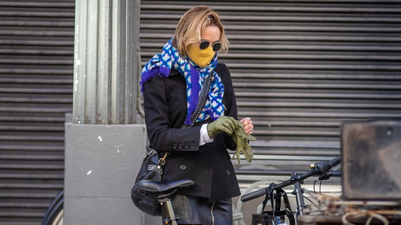 El clima en Buenos Aires, una mujer abrigada