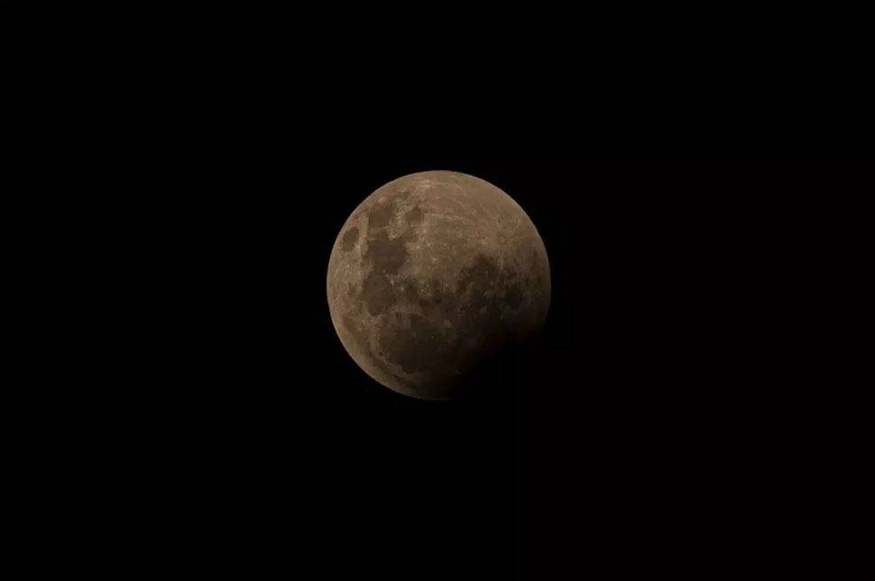 Eclipse lunar de agosto 2026: a qué hora será y cómo verlo desde Argentina