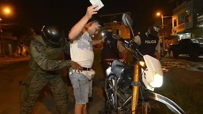 Militares asumen control de provincias en estado de sitio en Ecuador Militares asumen control de provincias en estado de sitio en Ecuador