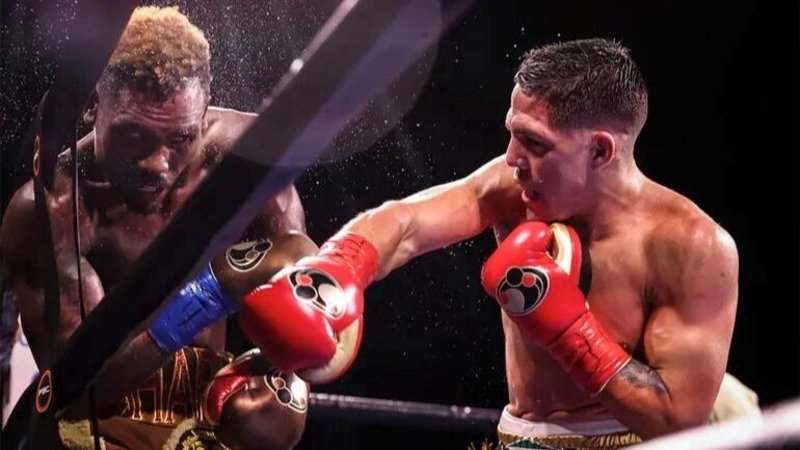 Brian Castaño Jermell Charlo Boxeo