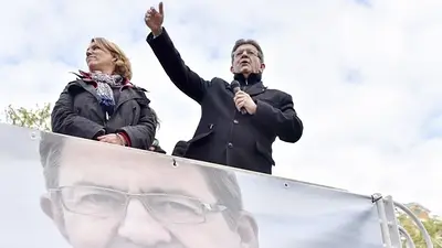 La izquierda francesa avanza en una amplia alianza para ser gobierno La izquierda francesa avanza en una amplia alianza para ser gobierno