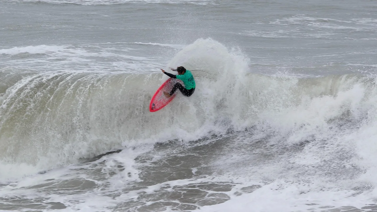  La nueva joya del surf argentino: quién es Juan Cruz Ruggiero, el nuevo campeón nacional