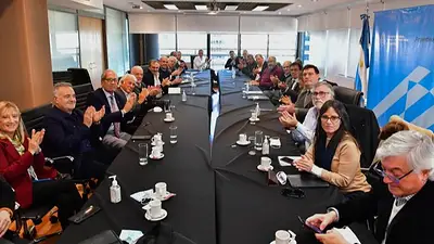 Paritarias 2022: Sanidad cerró un aumento salarial del 59% Paritarias 2022: Sanidad cerró un aumento salarial del 59%