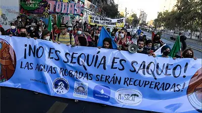 Manifestación en el marco del Día Mundial del Agua, en Santiago, capital de Chile, el 22 de marzo de 2022 Manifestación en el marco del Día Mundial del Agua, en Santiago, capital de Chile, el 22 de marzo de 2022