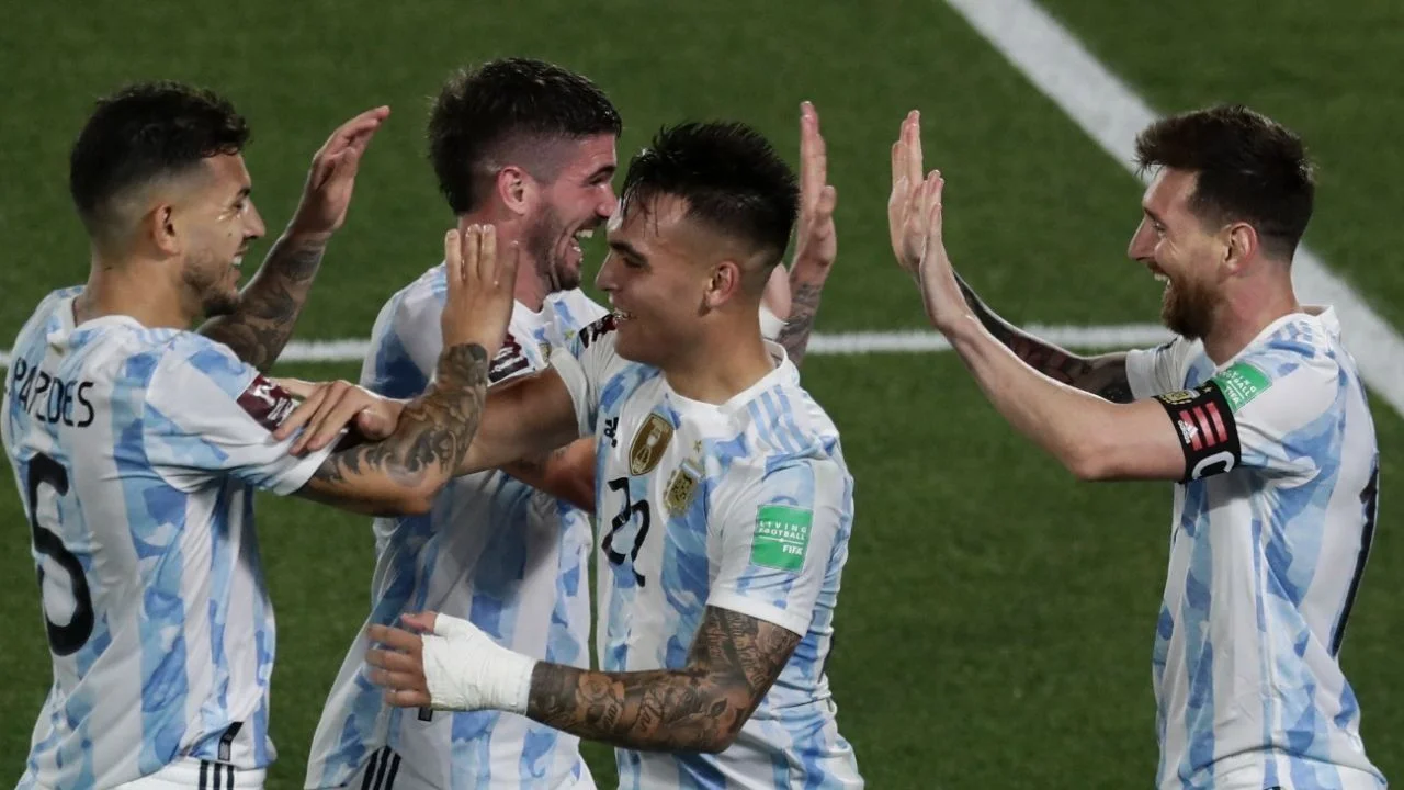 Paredes, Lautaro, De Paul y Messi.