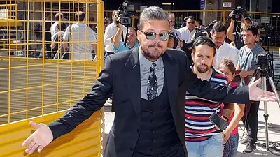 El conductor oriundo de Bolívar Marcelo Tinelli se refugia en sus hijas y publicó en Instagram una foto tras su renuncia a San Lorenzo El conductor oriundo de Bolívar Marcelo Tinelli se refugia en sus hijas y publicó en Instagram una foto tras su renuncia a San Lorenzo