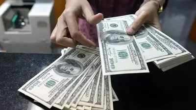 Dólar blue se dispara 16 pesos y se vende a $317 Dólar blue se dispara 16 pesos y se vende a $317