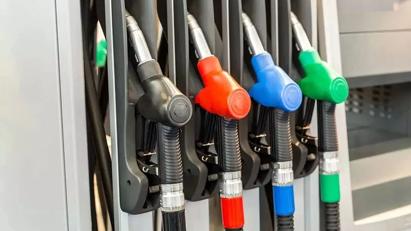 Shell y Axion aumentaron un 11% promedio el precios de la nafta y el gasoil