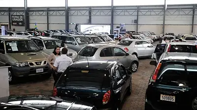 Las ventas de autos cayeron casi 6% en abril Las ventas de autos cayeron casi 6% en abril