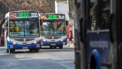 Paro de colectivos: comenzó la suspensión del servicio desde las 22 Paro de colectivos: comenzó la suspensión del servicio desde las 22