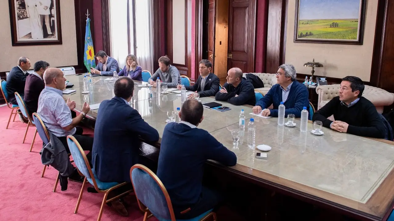  Kicillof destinará millonarios fondos a los municipios rurales afectados por las inundaciones