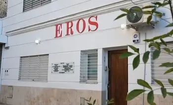 Detienen a una esteticista acusada de explotar sexualmente a sus empleadas | Explotación sexual